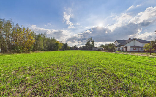 🌿 Działka budowlana z pozwoleniem na budowę – Dęblin, ul. Długa – 1331 m²