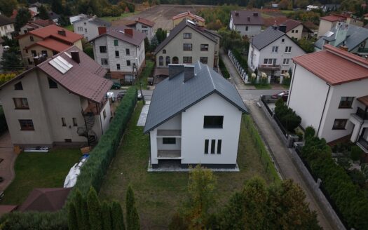 🏡 Dom z potencjałem do własnego wykończenia przy ul. Asnyka | Kraśnik Fabryczny